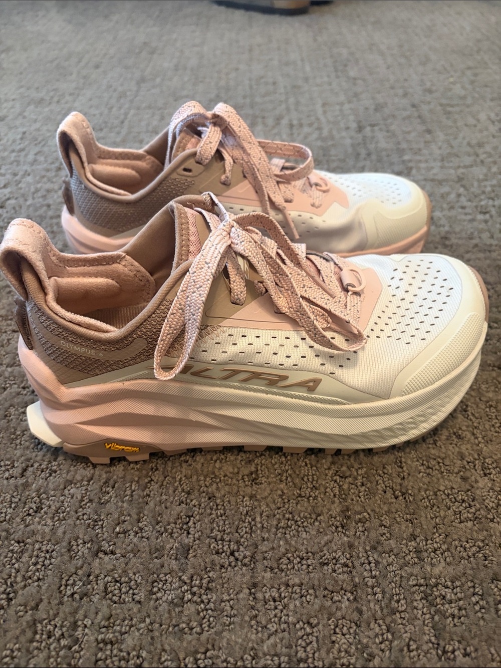 Altra Women's Olympus trail size 6